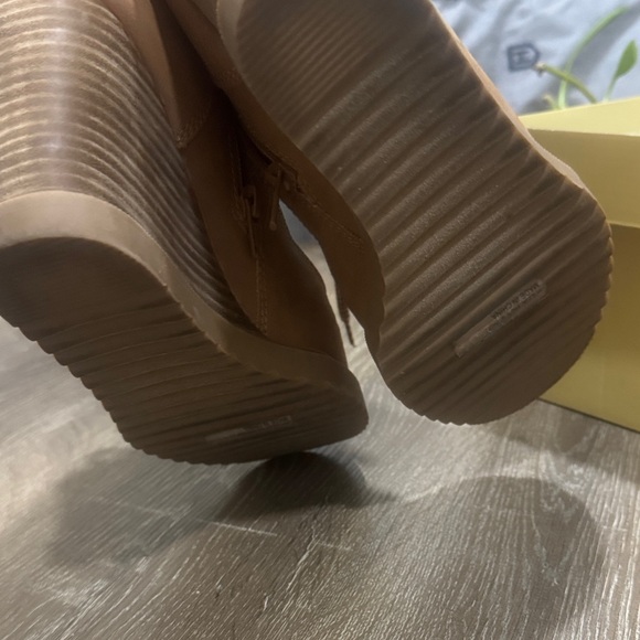 Dolce Vita Tan Wedge Boots - Picture 7 of 13